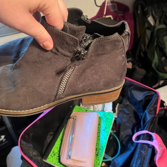 Size 11 - Picture 2 of 3